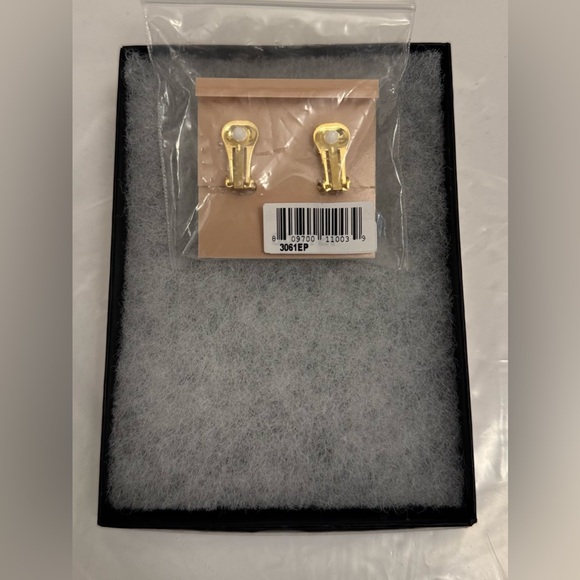 Brand New. Kenneth Jay Lane Clip On Earrings - Picture 5 of 5
